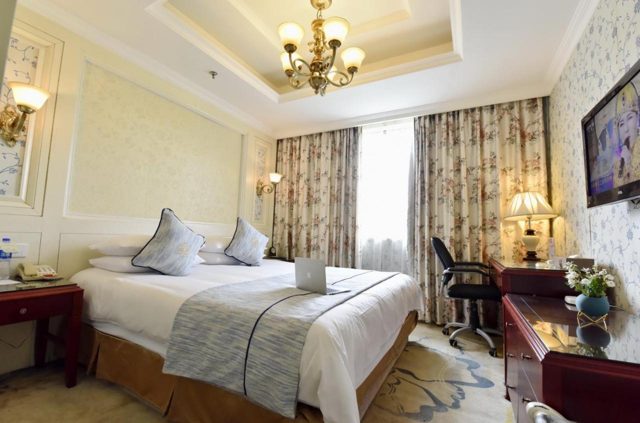 Omeiga Legend Hotel Yiwu  Buitenkant foto